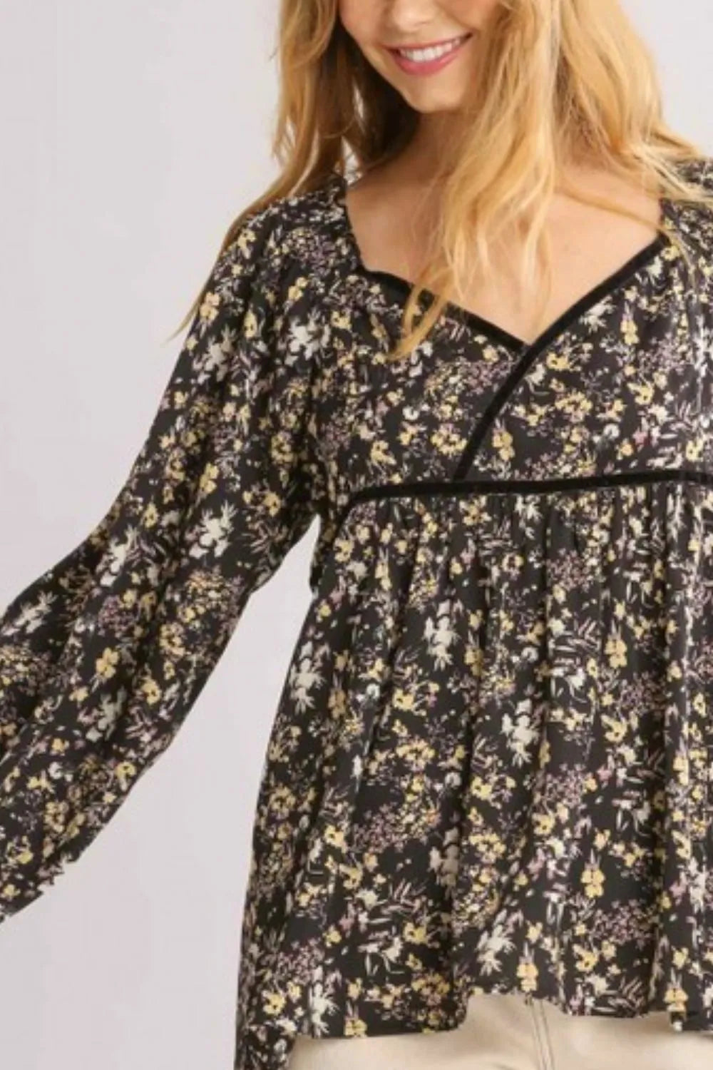 Women's Floral Velvet-Trim Balloon Sleeve Top
