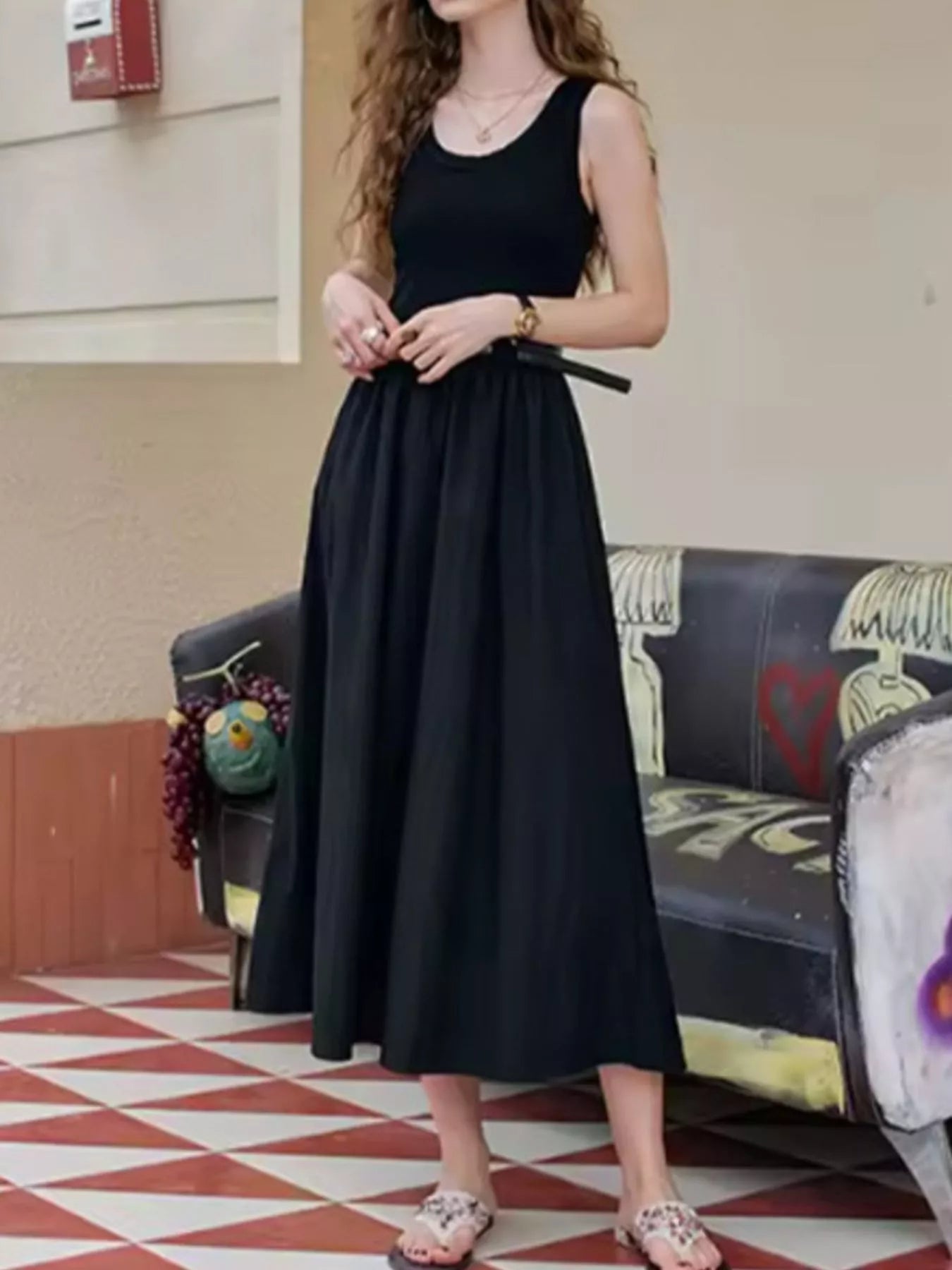 Women's Round-Neck Sleeveless Midi Dress