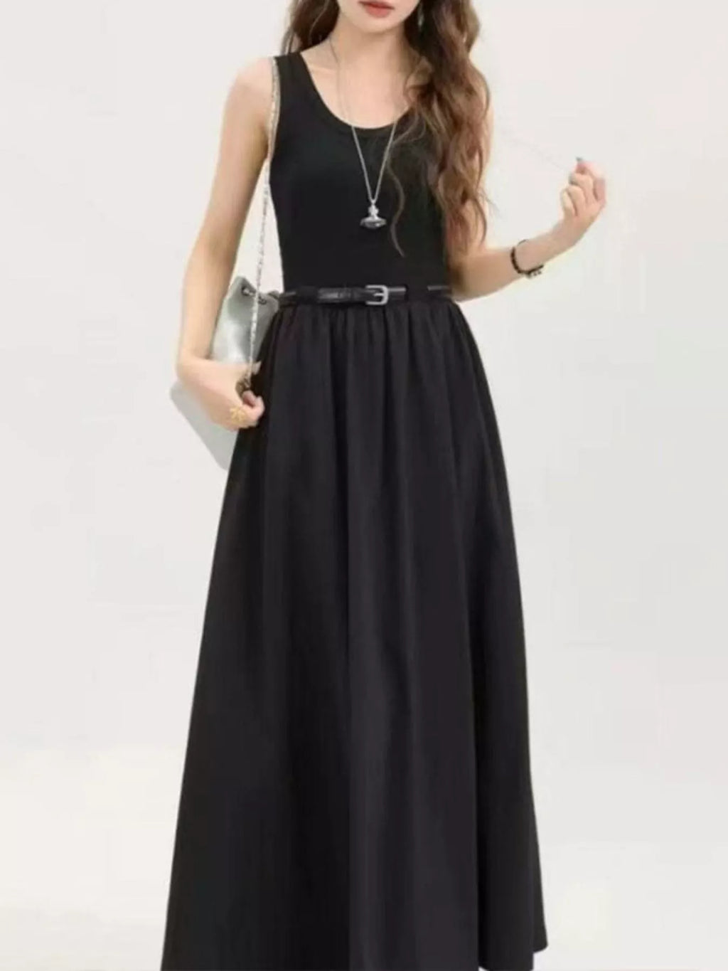 Women's Round-Neck Sleeveless Midi Dress