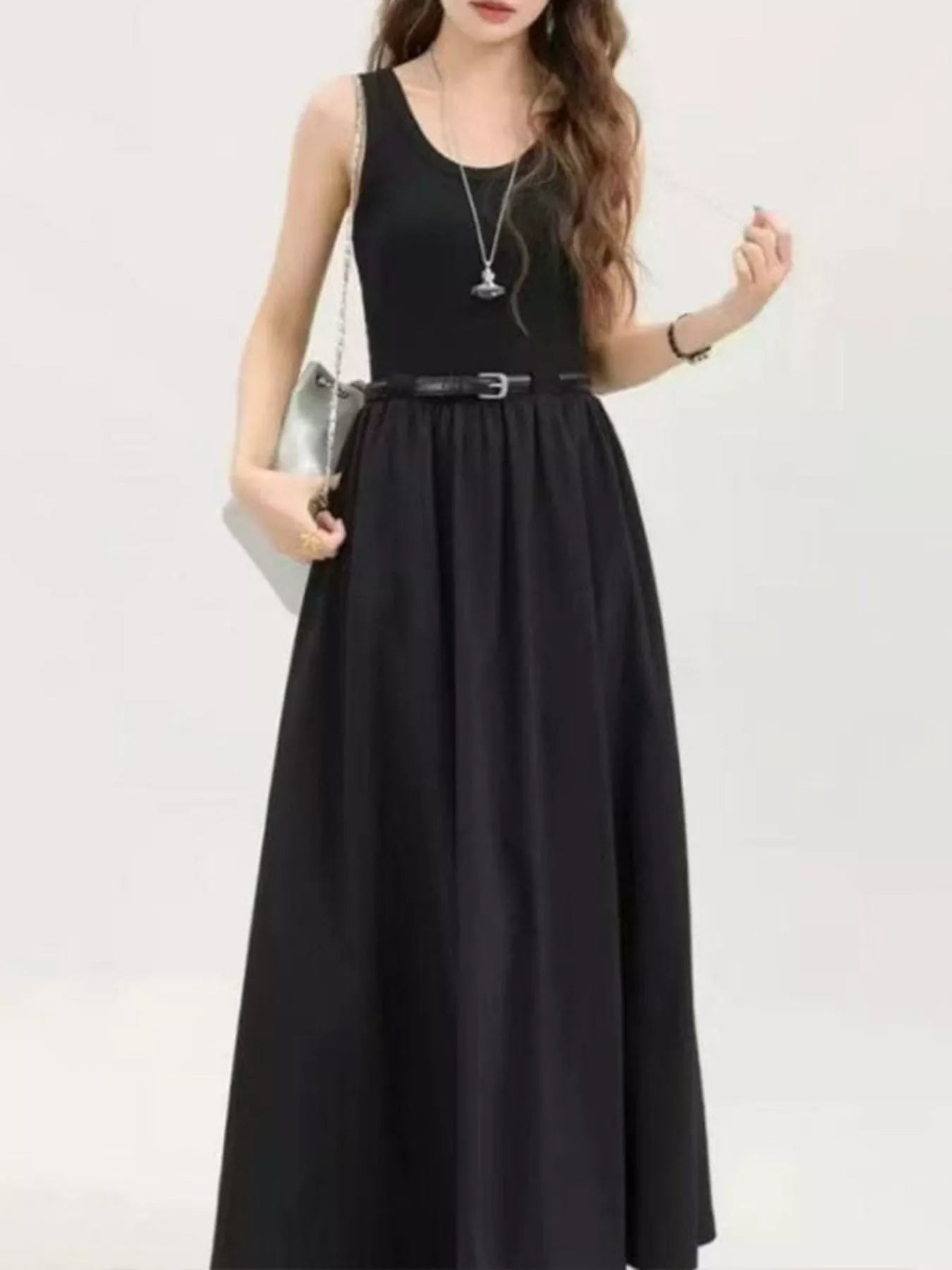 Women's Round-Neck Sleeveless Midi Dress