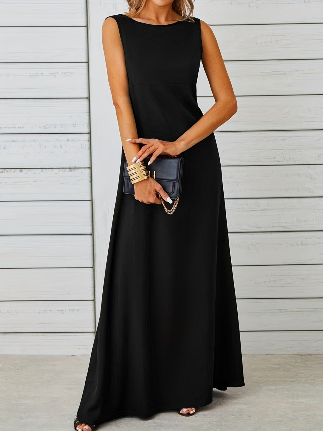 Sleeveless Flowy Maxi Dress detail view 04 - Vellaya Lane