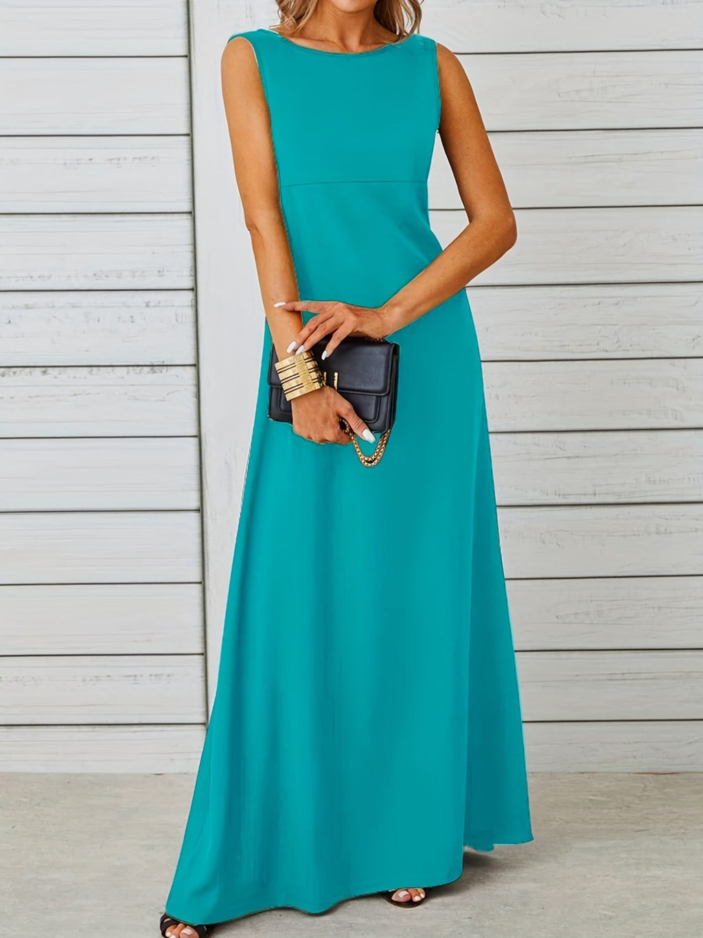 Sleeveless Flowy Maxi Dress detail view 09 - Vellaya Lane