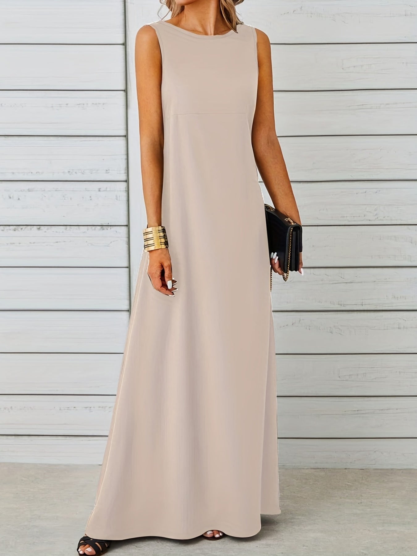 Sleeveless Flowy Maxi Dress detail view 30 - Vellaya Lane